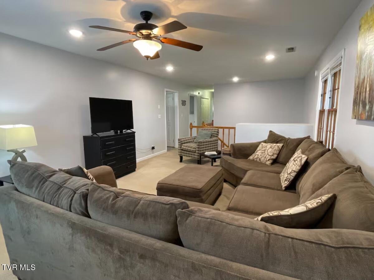 531 Bancroft Chapel Road Kingsport, TN 37660 - Photo 4 of 25 4