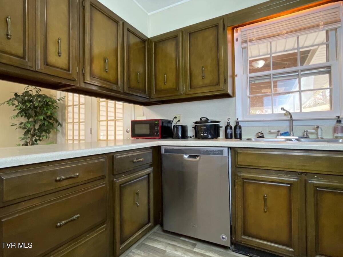 531 Bancroft Chapel Road Kingsport, TN 37660 - Photo 5 of 25 5