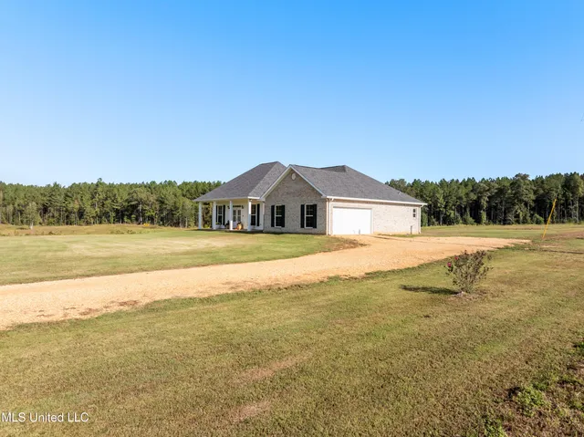 $410,000 | 1825 Big Creek Drive Southwest, Bogue Chitto, MS 39629