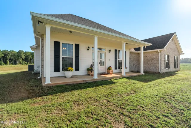 $410,000 | 1825 Big Creek Drive Southwest, Bogue Chitto, MS 39629