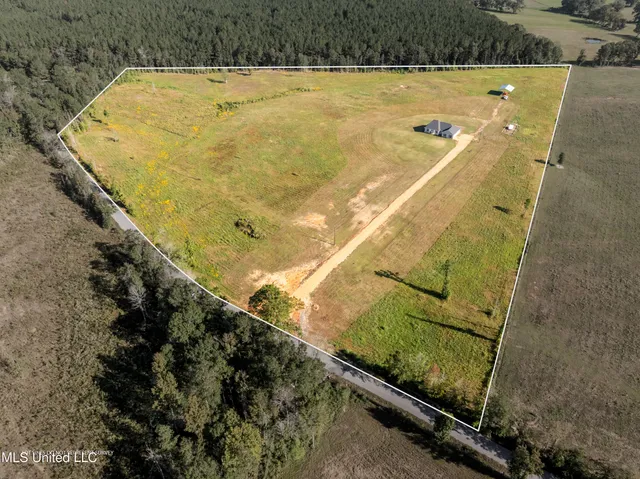 $410,000 | 1825 Big Creek Drive Southwest, Bogue Chitto, MS 39629