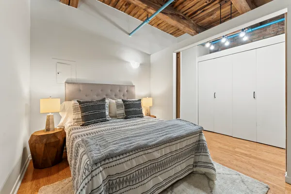$289,900 | 225 West Huron Street, Unit 420, Chicago, IL 60654