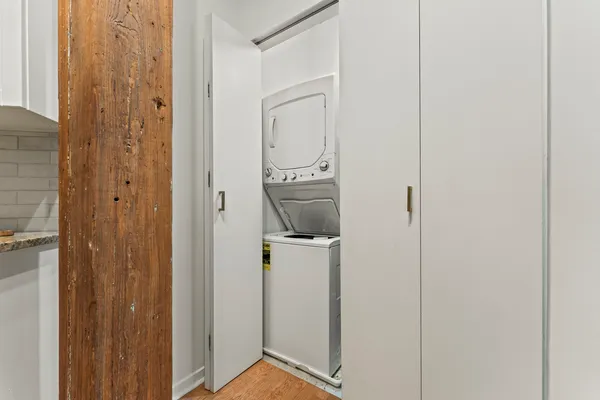 $289,900 | 225 West Huron Street, Unit 420, Chicago, IL 60654