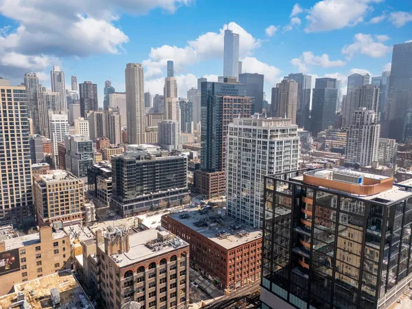 $289,900 | 225 West Huron Street, Unit 420, Chicago, IL 60654
