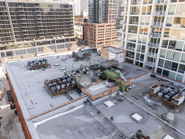$289,900 | 225 West Huron Street, Unit 420, Chicago, IL 60654