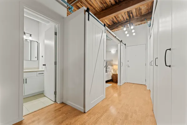 $289,900 | 225 West Huron Street, Unit 420, Chicago, IL 60654