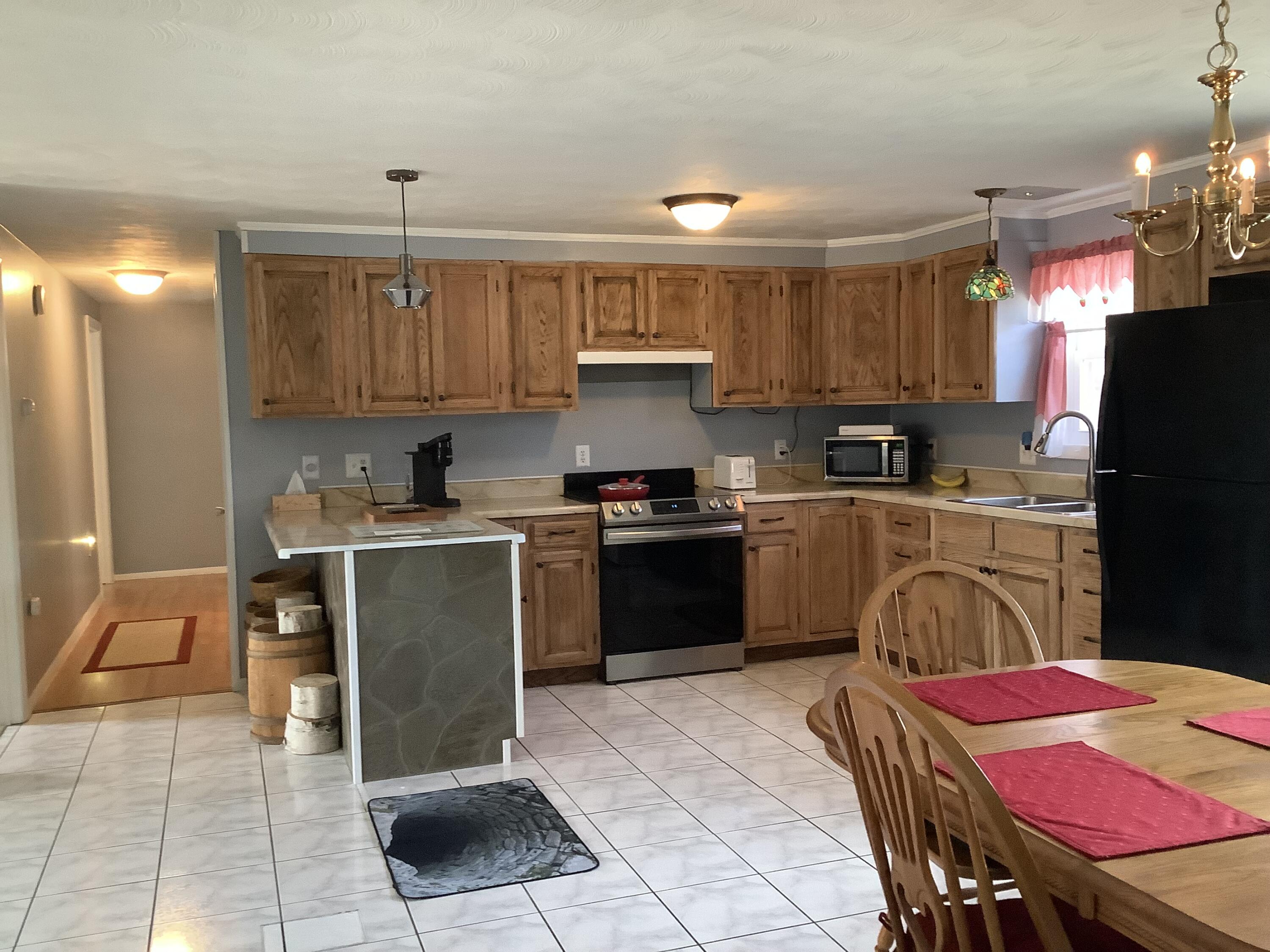 127 Madawaska Road Caribou, ME 04736 - Photo 4 of 31 IMG_3844