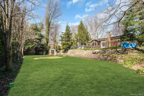 $1,299,000 | 44 McCulloch Drive, Dix Hills, NY 11746