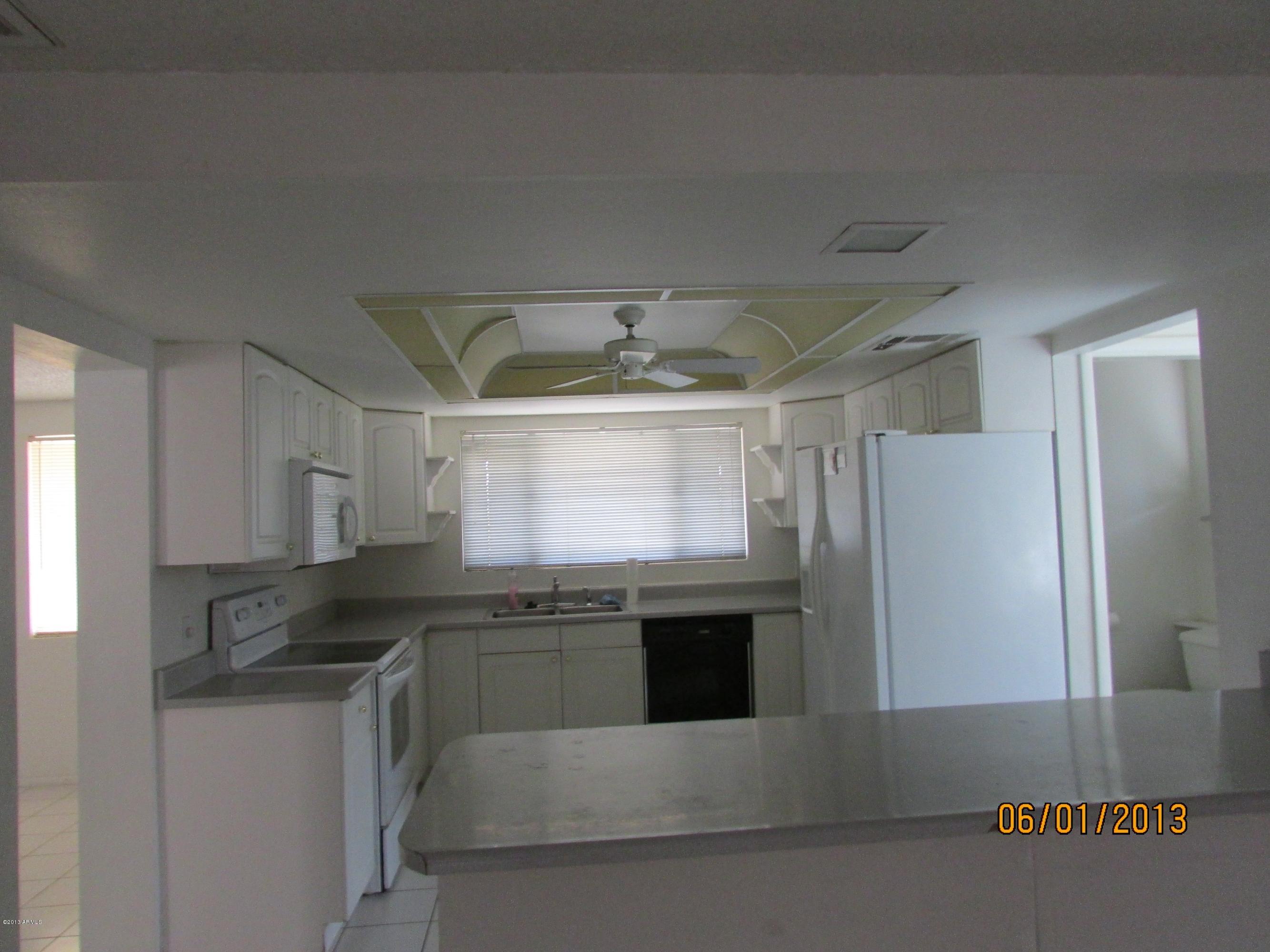 601 East Cloud Road Phoenix, AZ 85086 - Photo 8 of 26 Kitchen