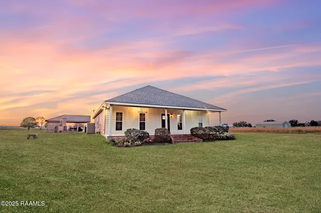 $459,500 | 1049 Chinaberry Drive, Eunice, LA 70535