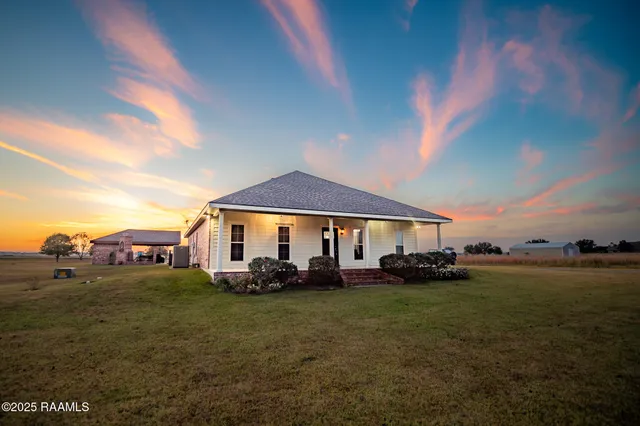 $459,500 | 1049 Chinaberry Drive, Eunice, LA 70535