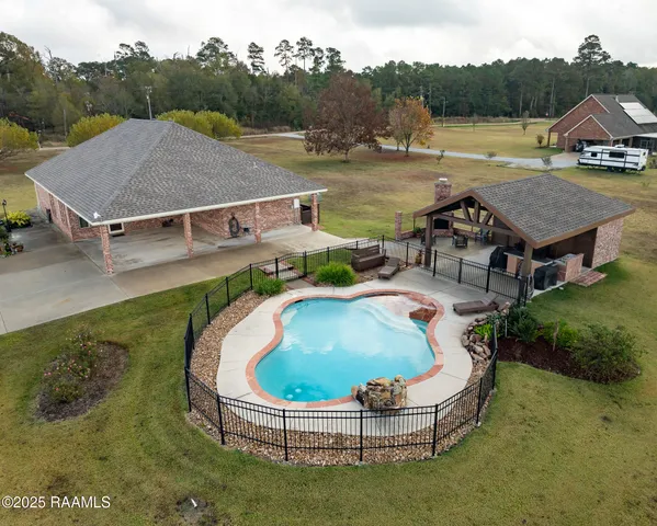 $459,500 | 1049 Chinaberry Drive, Eunice, LA 70535