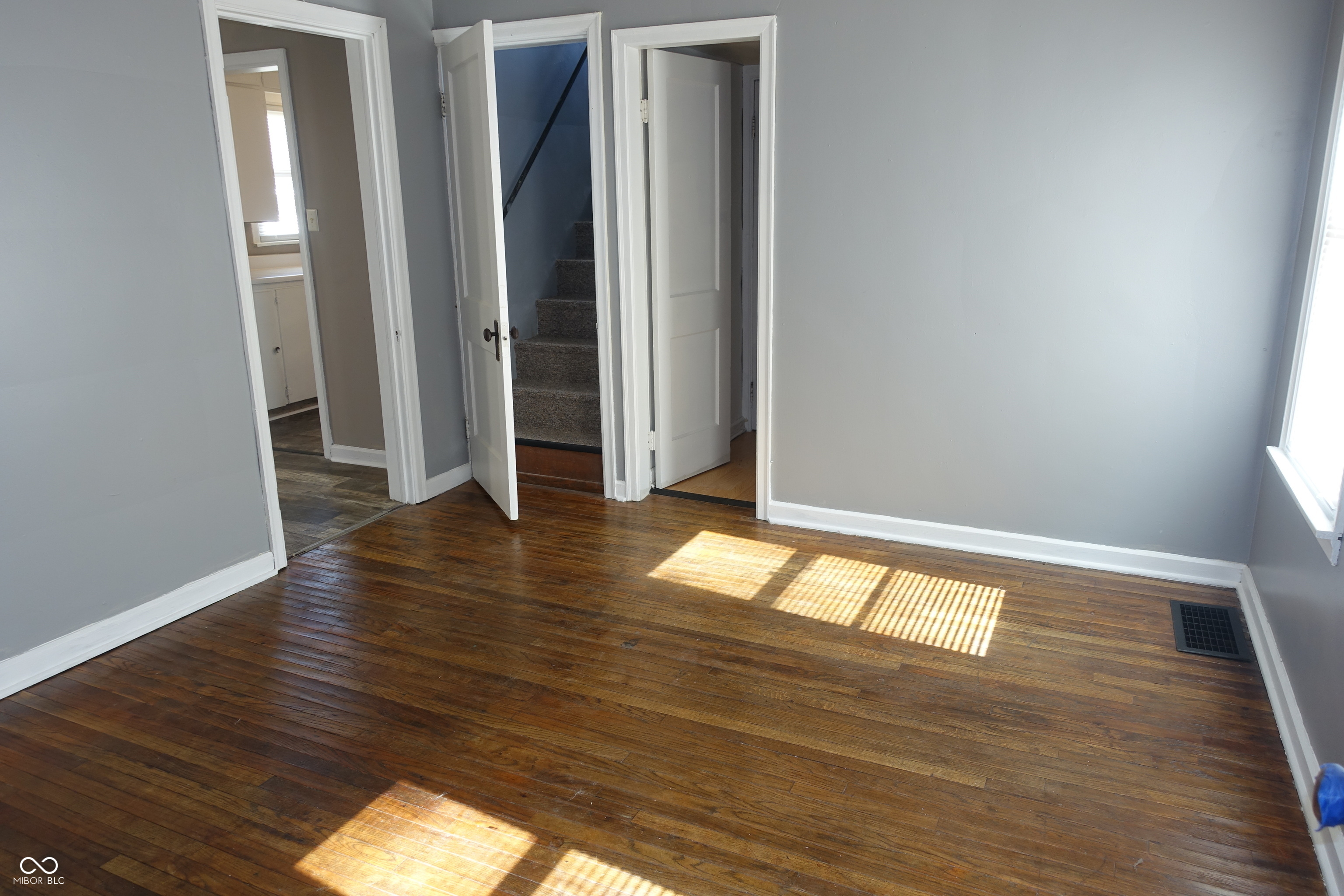 407 South Pleasant Street Edinburgh, IN 46124 - Photo 12 of 37