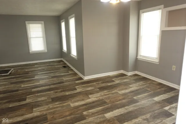 $274,900 | 407 South Pleasant Street, Edinburgh, IN 46124