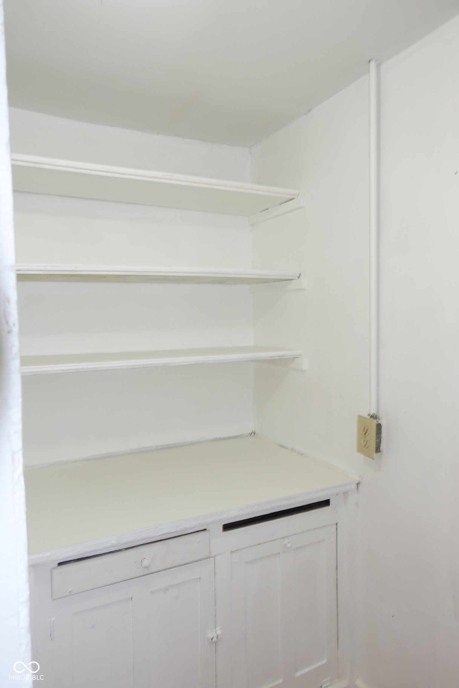 407 South Pleasant Street Edinburgh, IN 46124 - Photo 19 of 37