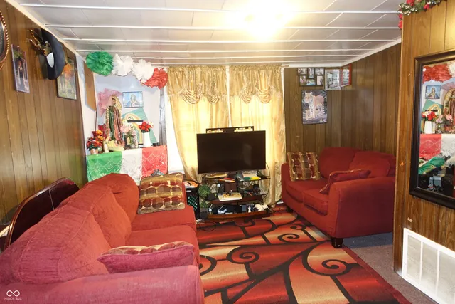 $274,900 | 407 South Pleasant Street, Edinburgh, IN 46124