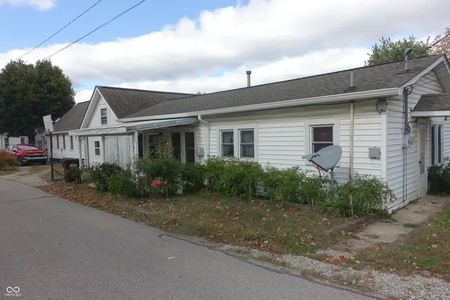 $274,900 | 407 South Pleasant Street, Edinburgh, IN 46124