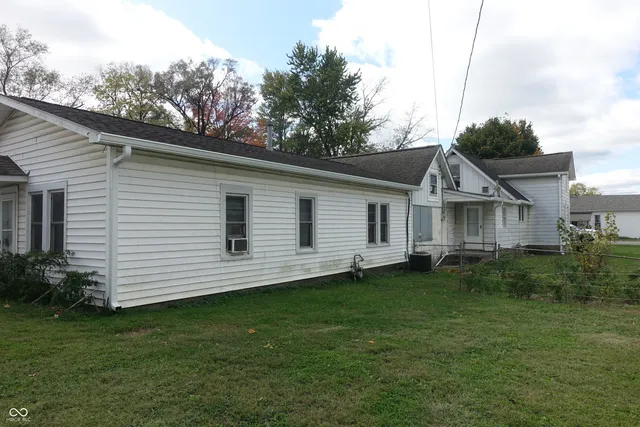 $274,900 | 407 South Pleasant Street, Edinburgh, IN 46124