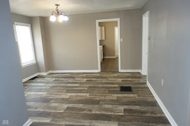 $274,900 | 407 South Pleasant Street, Edinburgh, IN 46124