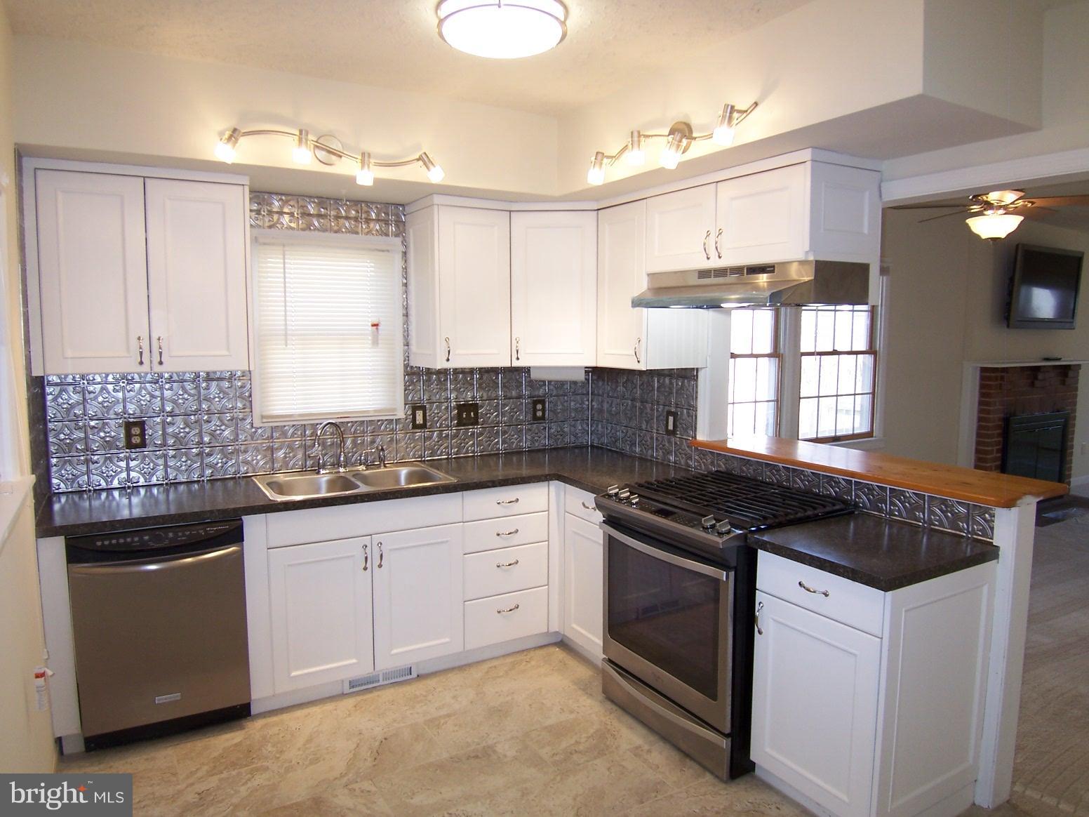 112 Post Road Aberdeen, MD 21001 - Photo 12 of 30 Kitchen