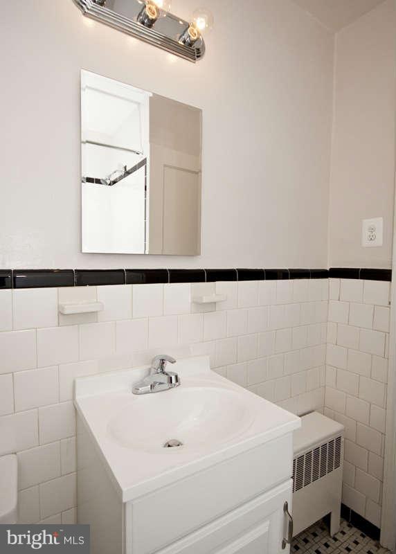 3632 Clarenell Road Baltimore, MD 21229 - Photo 17 of 23 Bath