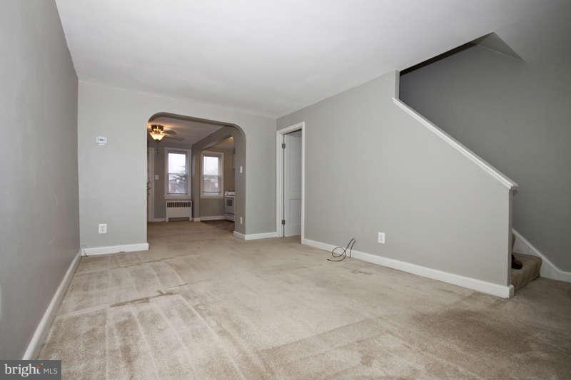 3632 Clarenell Road Baltimore, MD 21229 - Photo 5 of 23 Living Room