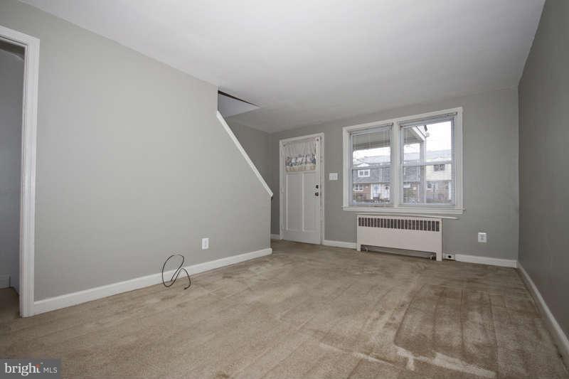 3632 Clarenell Road Baltimore, MD 21229 - Photo 7 of 23 Living Room