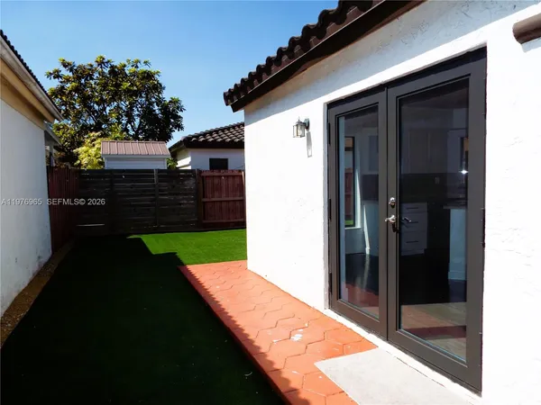 $3,700 | 422 Southwest 88th Place, Miami, FL 33174