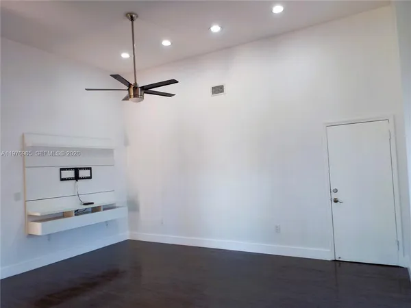 $3,700 | 422 Southwest 88th Place, Miami, FL 33174