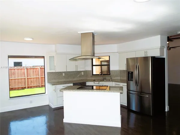 $3,700 | 422 Southwest 88th Place, Miami, FL 33174