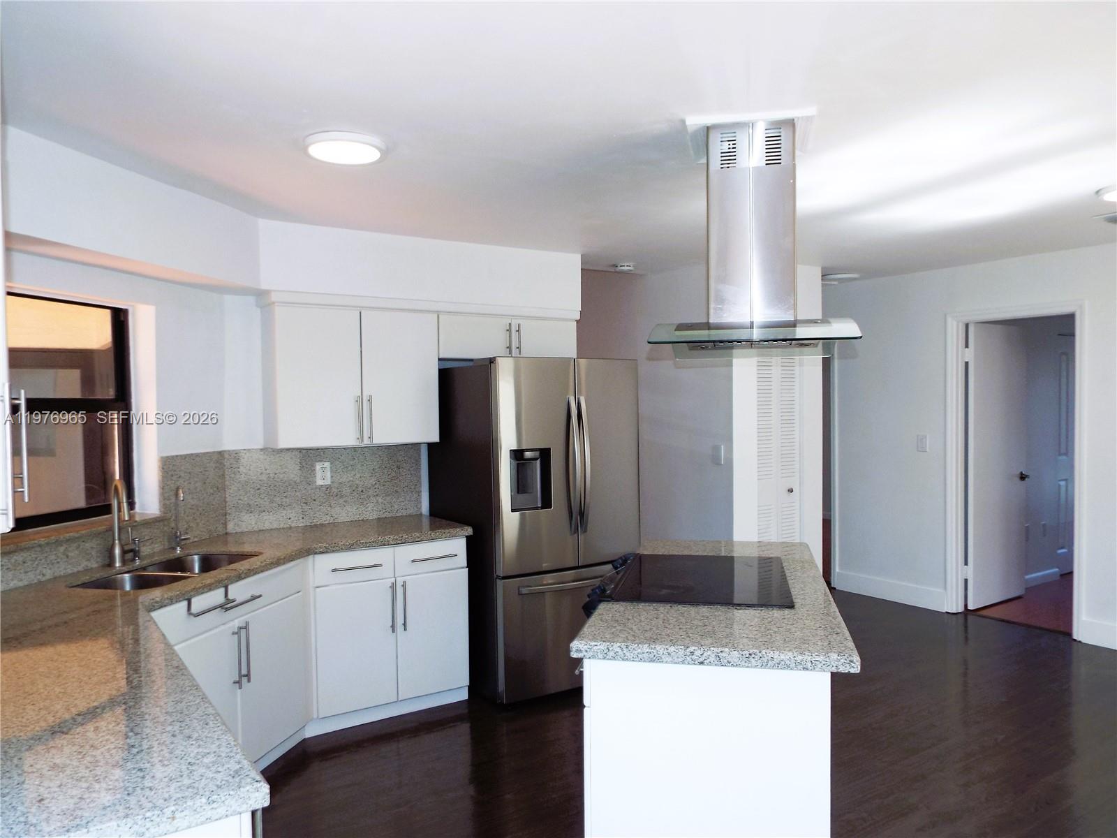 422 Southwest 88th Place Miami, FL 33174 - Photo 10 of 43