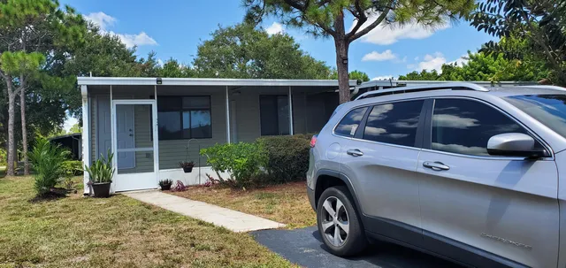 $1,450 | 560 7th Place, Vero Beach, FL 32962