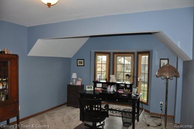 3161 Greenspring Lane Rochester, MI 48309 - Photo 18 of 24 Upstairs bedroom