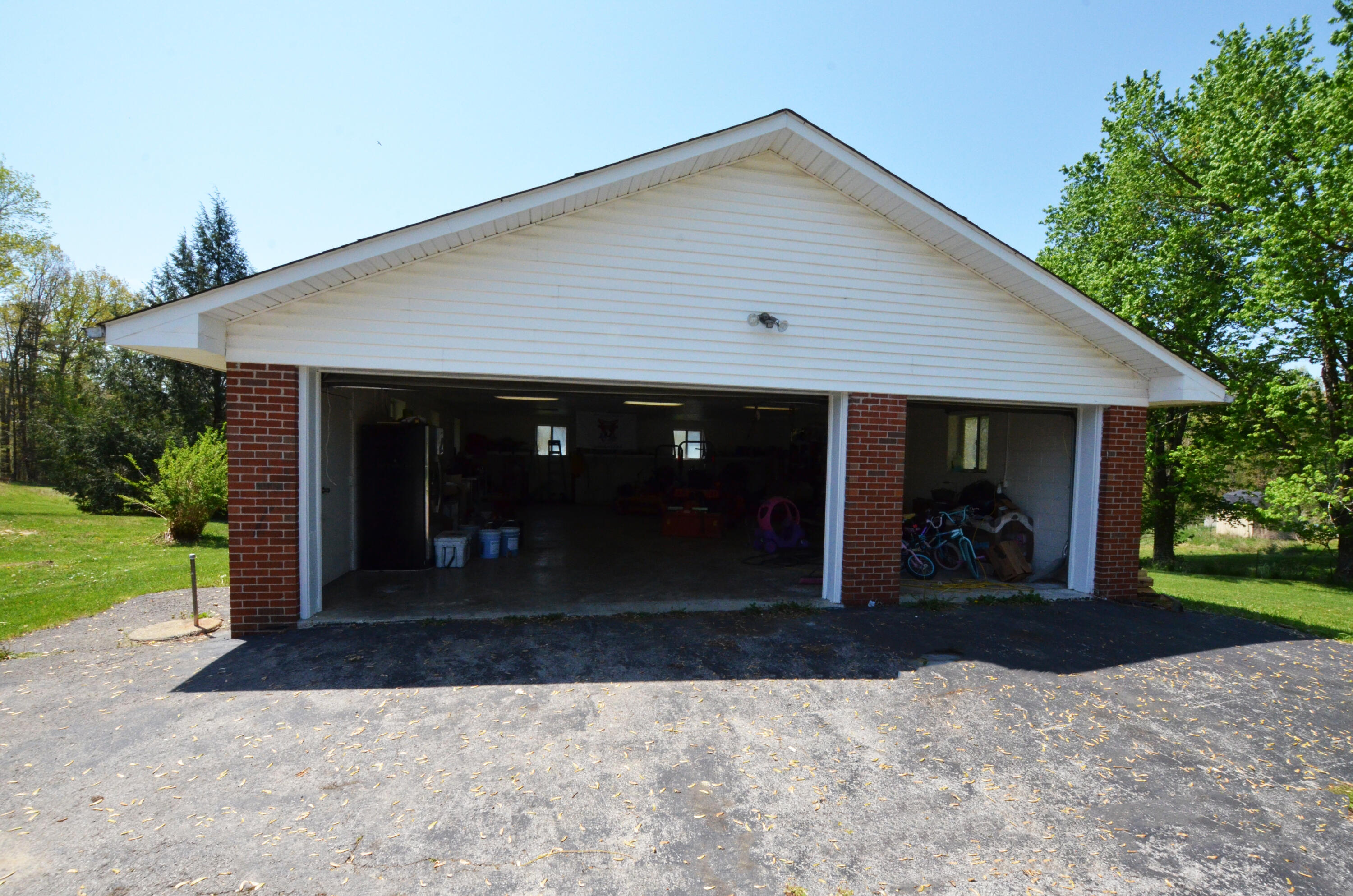 2451 Sand Hill Road Irvine, KY 40336 - Photo 12 of 33 30X40!