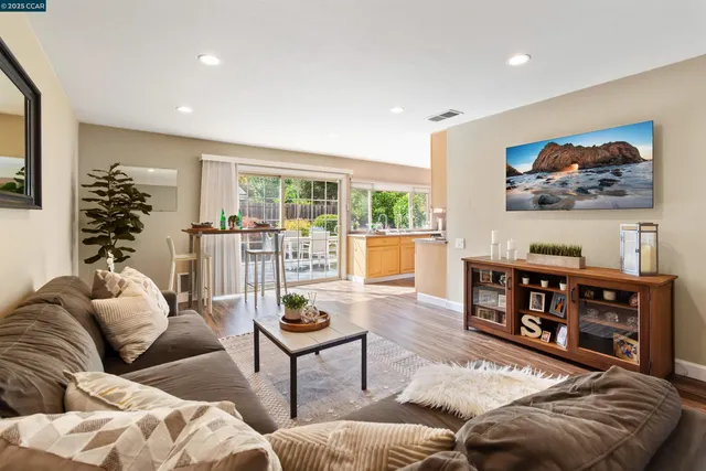 $972,000 | 4490 Sheepberry Court, Concord, CA 94521