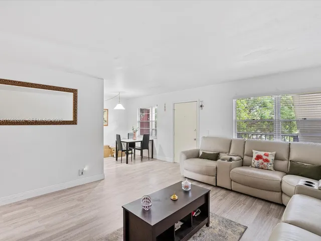 $165,000 | 13250 Southwest 7th Court, Unit 317L, Pembroke Pines, FL 33027