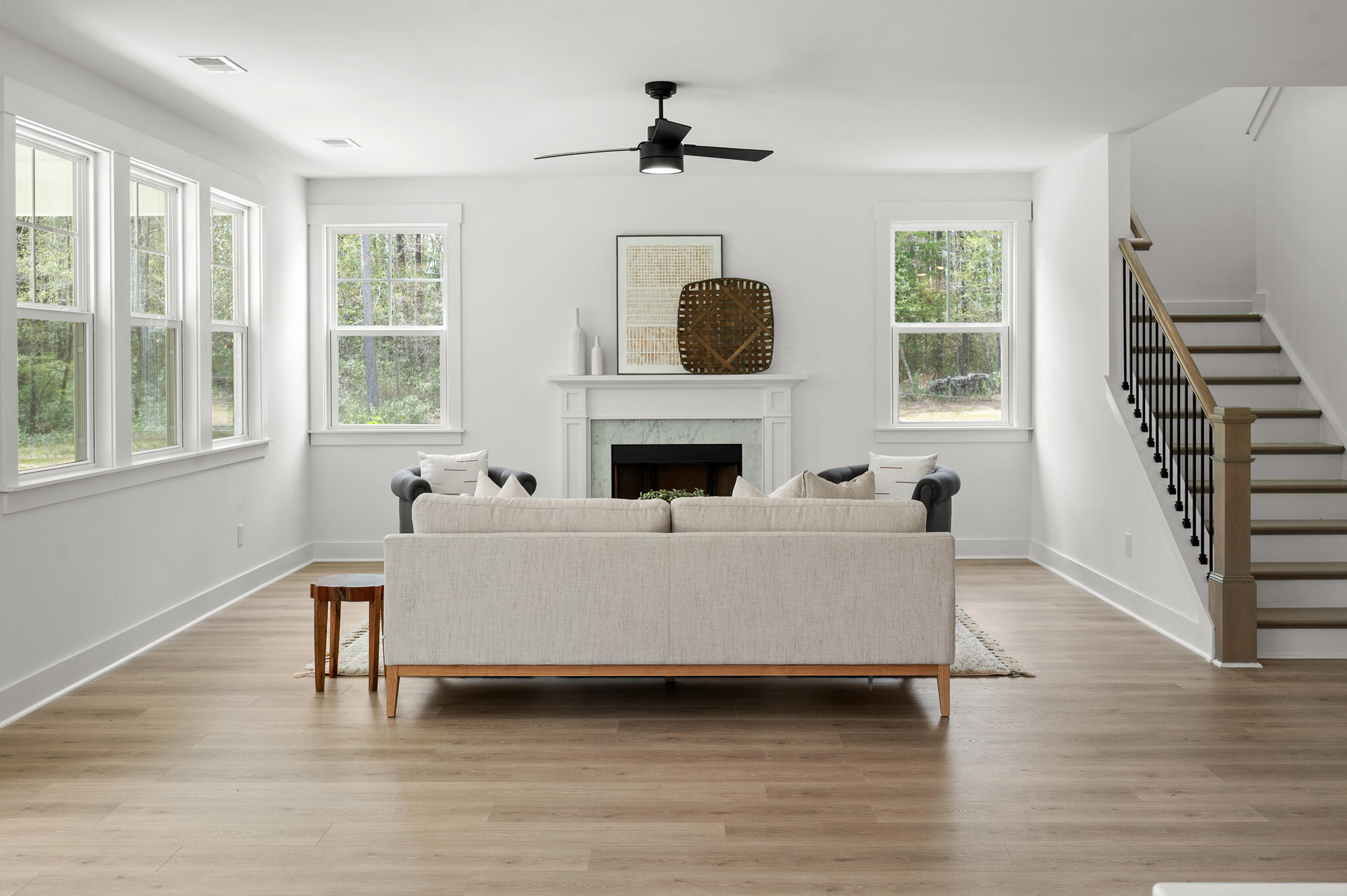 537 Rendezvous Way Huger, SC 29450 - Photo 8 of 27 Living Room
