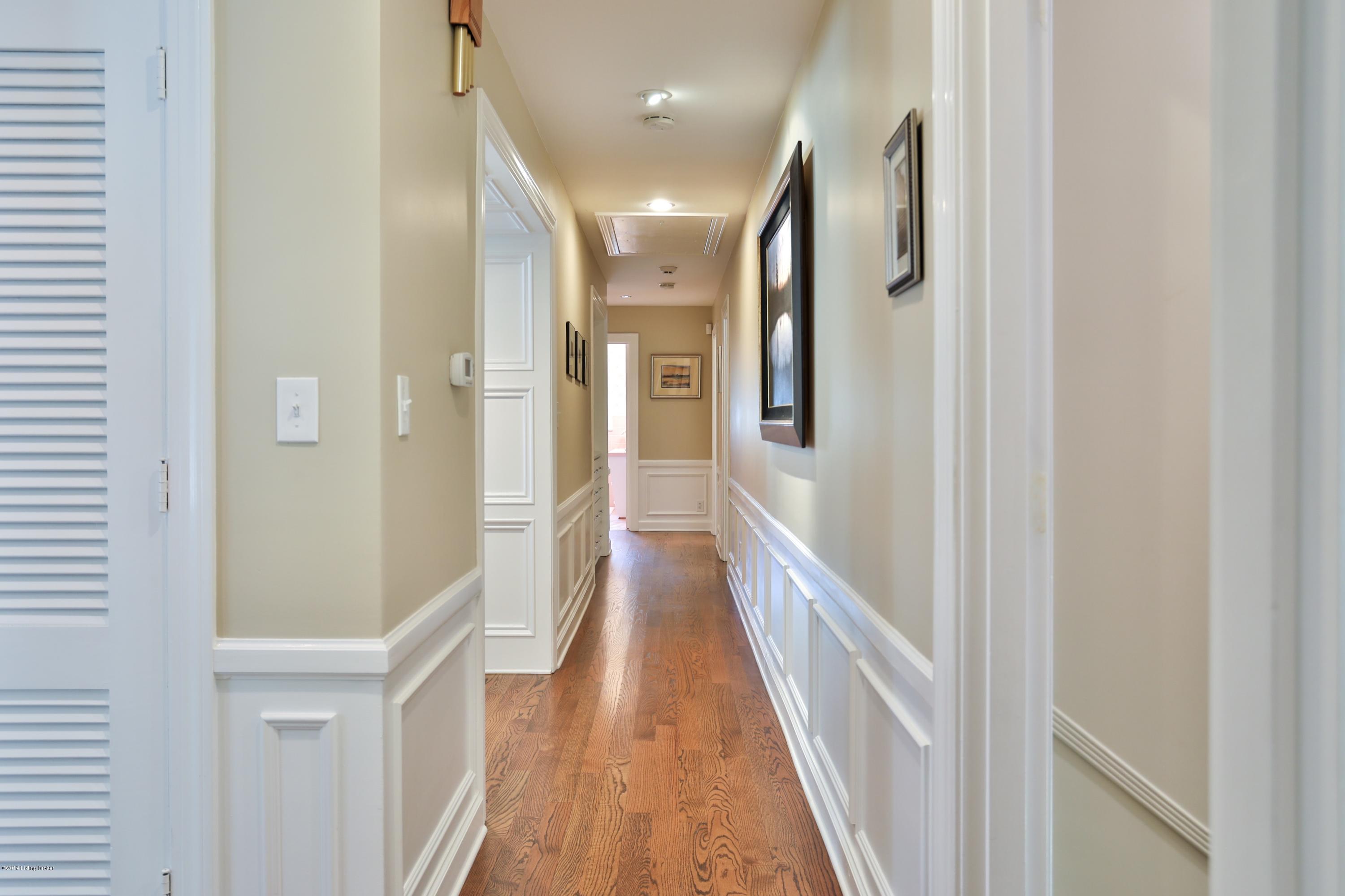 511 Ridgewood Road Louisville, KY 40207 - Photo 11 of 38 Hall
