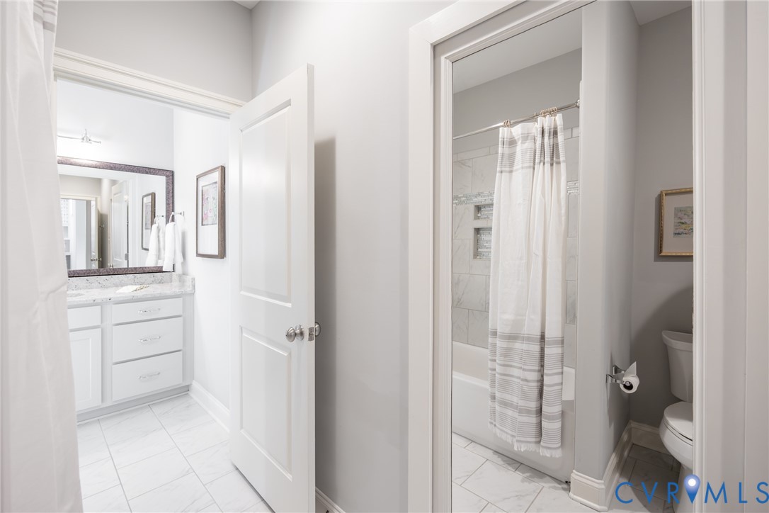 16136 Old Castle Road Midlothian, VA 23112 - Photo 46 of 76 And what appears to be a large mirror...