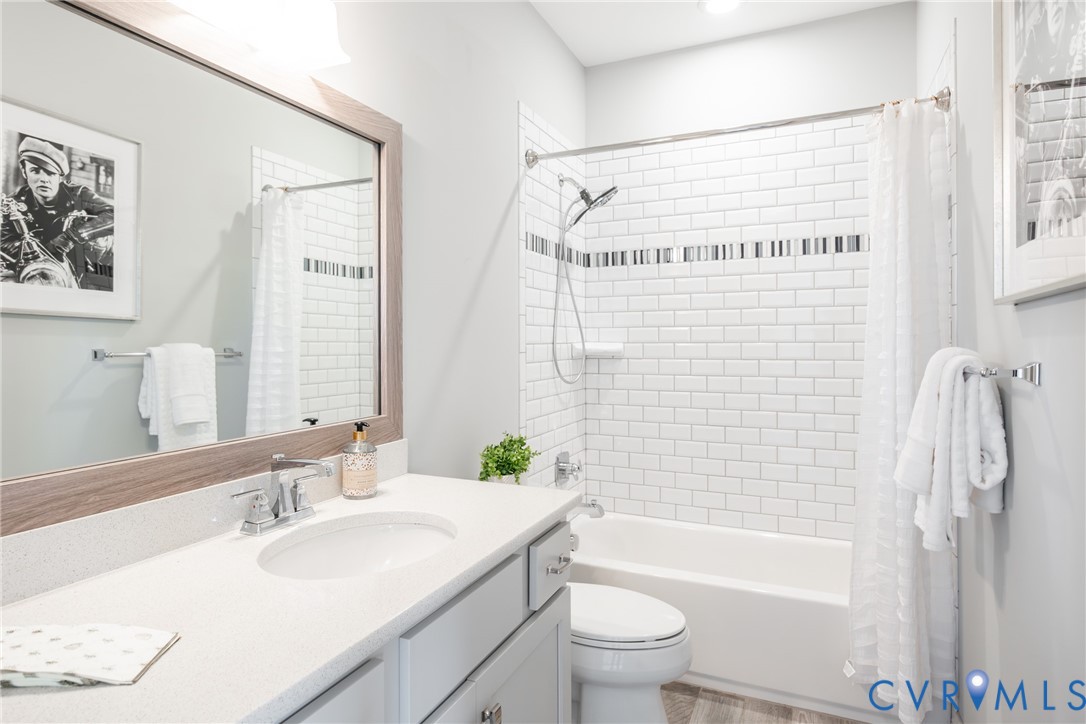 16136 Old Castle Road Midlothian, VA 23112 - Photo 56 of 76 Full bathroom attached