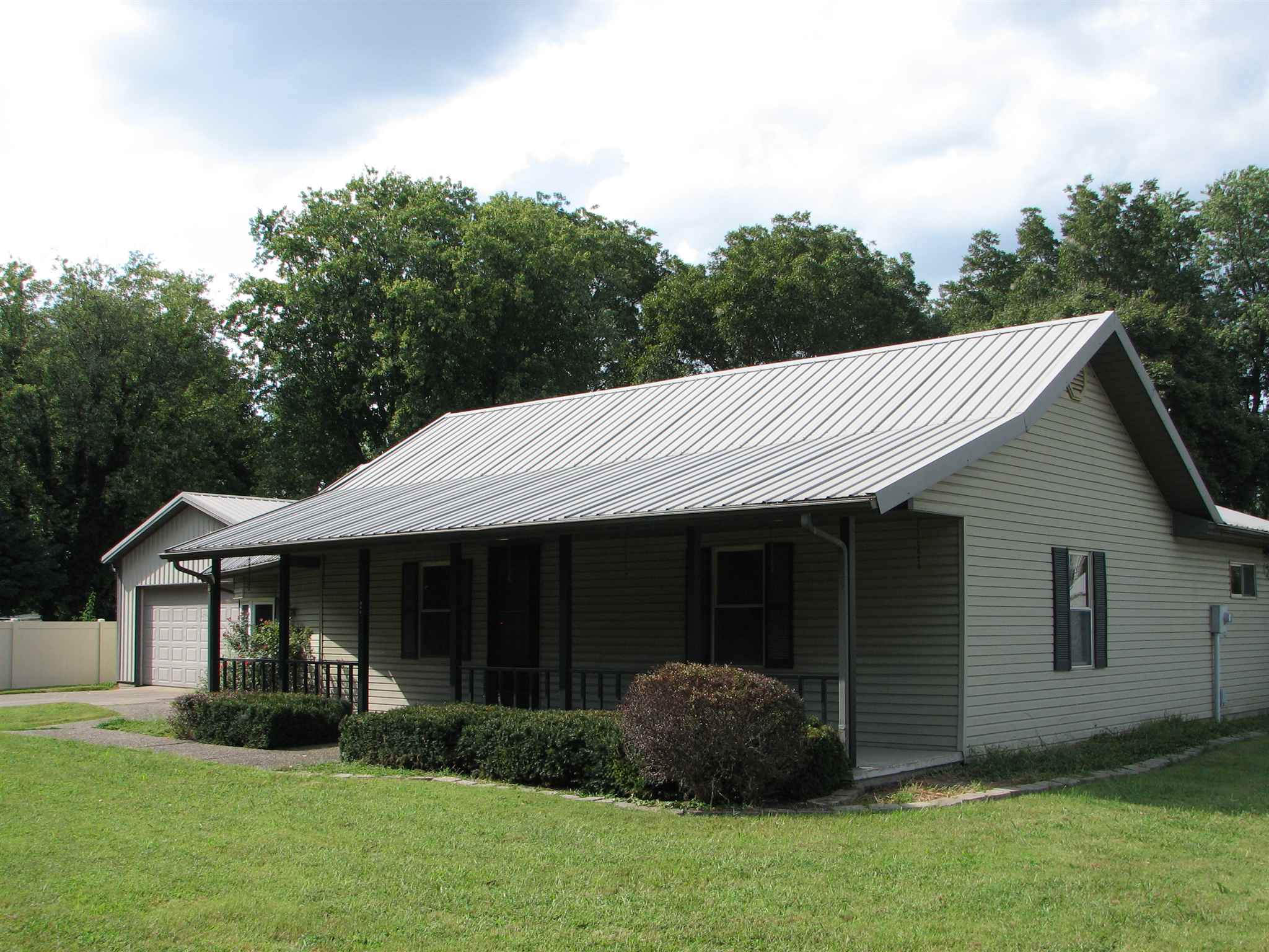 123 Bluff Road Mount Vernon, IN 47620 - Photo 1 of 35 Gallery Image 1