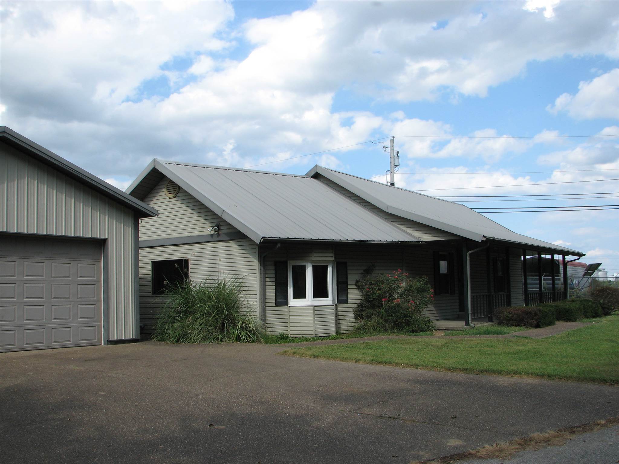 123 Bluff Road Mount Vernon, IN 47620 - Photo 3 of 35 Gallery Image 3