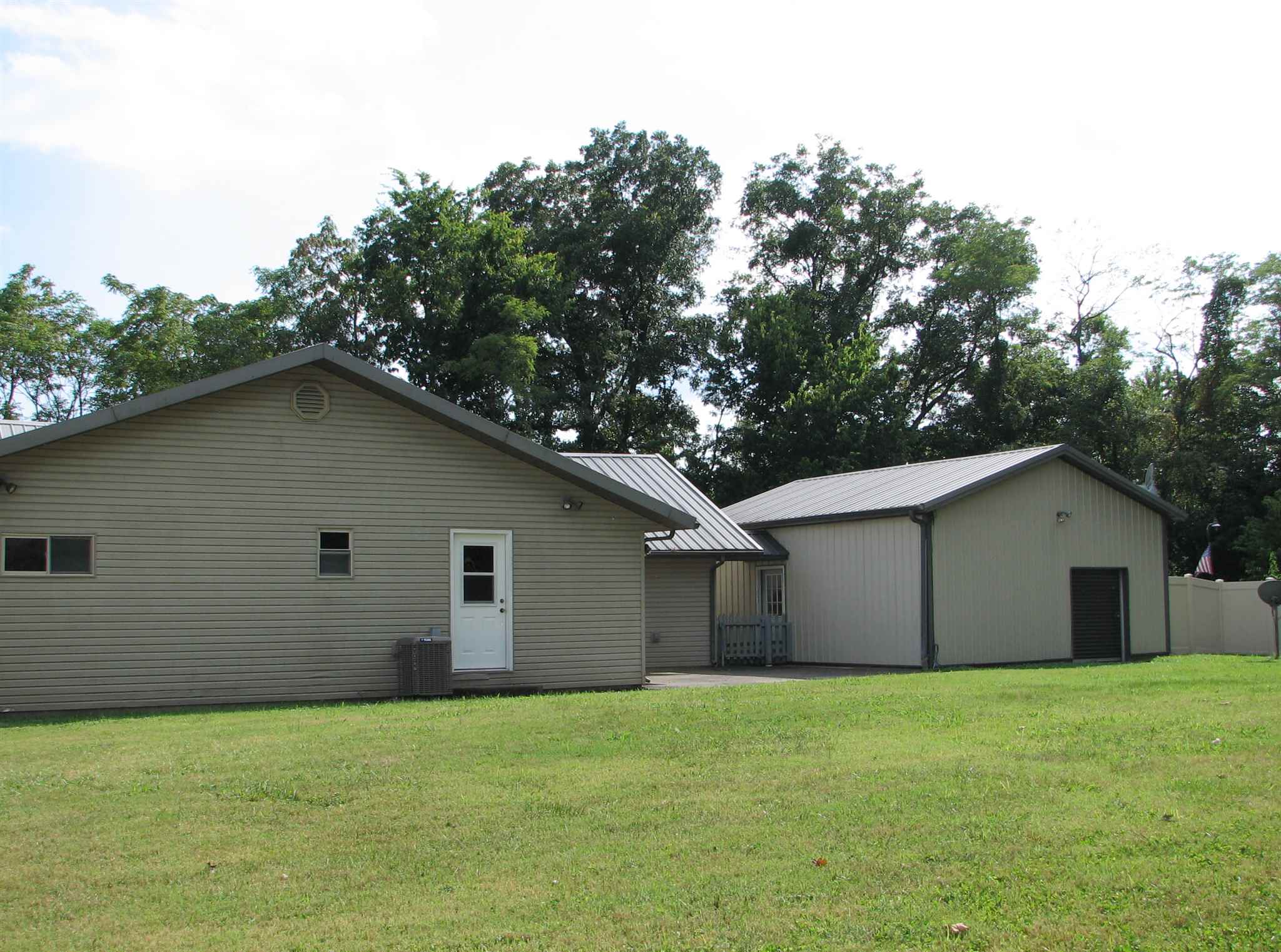123 Bluff Road Mount Vernon, IN 47620 - Photo 33 of 35 Gallery Image 33