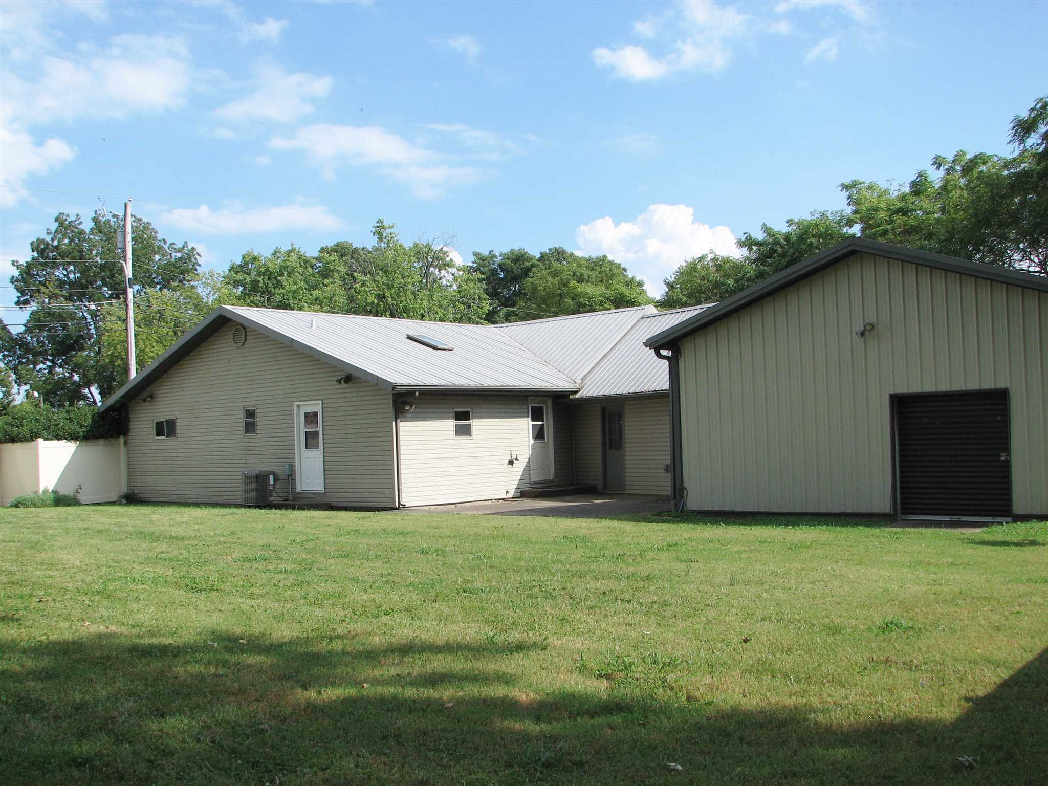 123 Bluff Road Mount Vernon, IN 47620 - Photo 6 of 35 Gallery Image 6