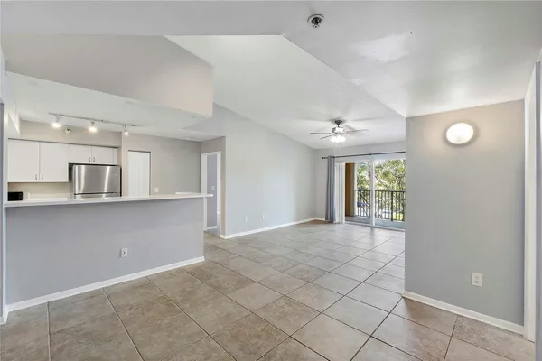 $2,350 | 120 Yacht Club Way, Unit 305, Hypoluxo, FL 33462