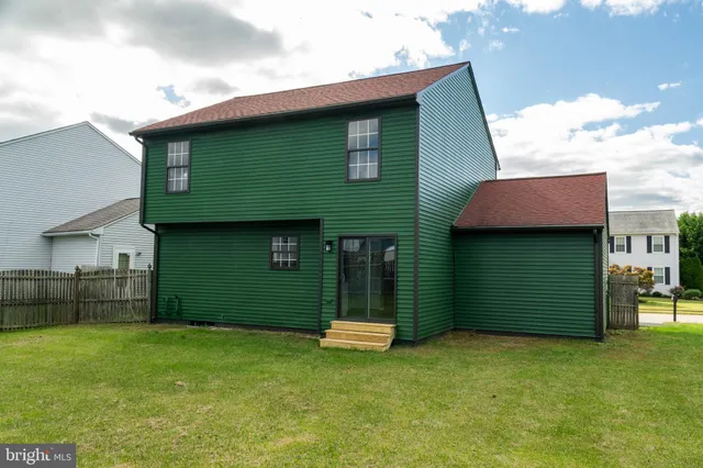 $430,000 | 233 Romeo Drive, New Castle, DE 19720