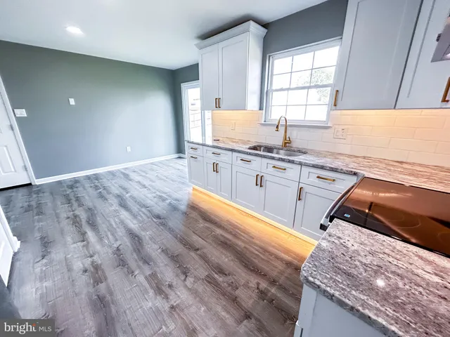 $430,000 | 233 Romeo Drive, New Castle, DE 19720