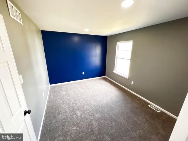 $430,000 | 233 Romeo Drive, New Castle, DE 19720