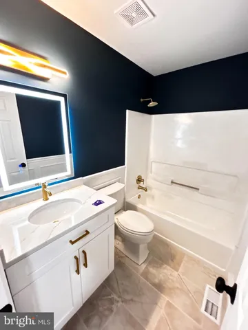 $430,000 | 233 Romeo Drive, New Castle, DE 19720