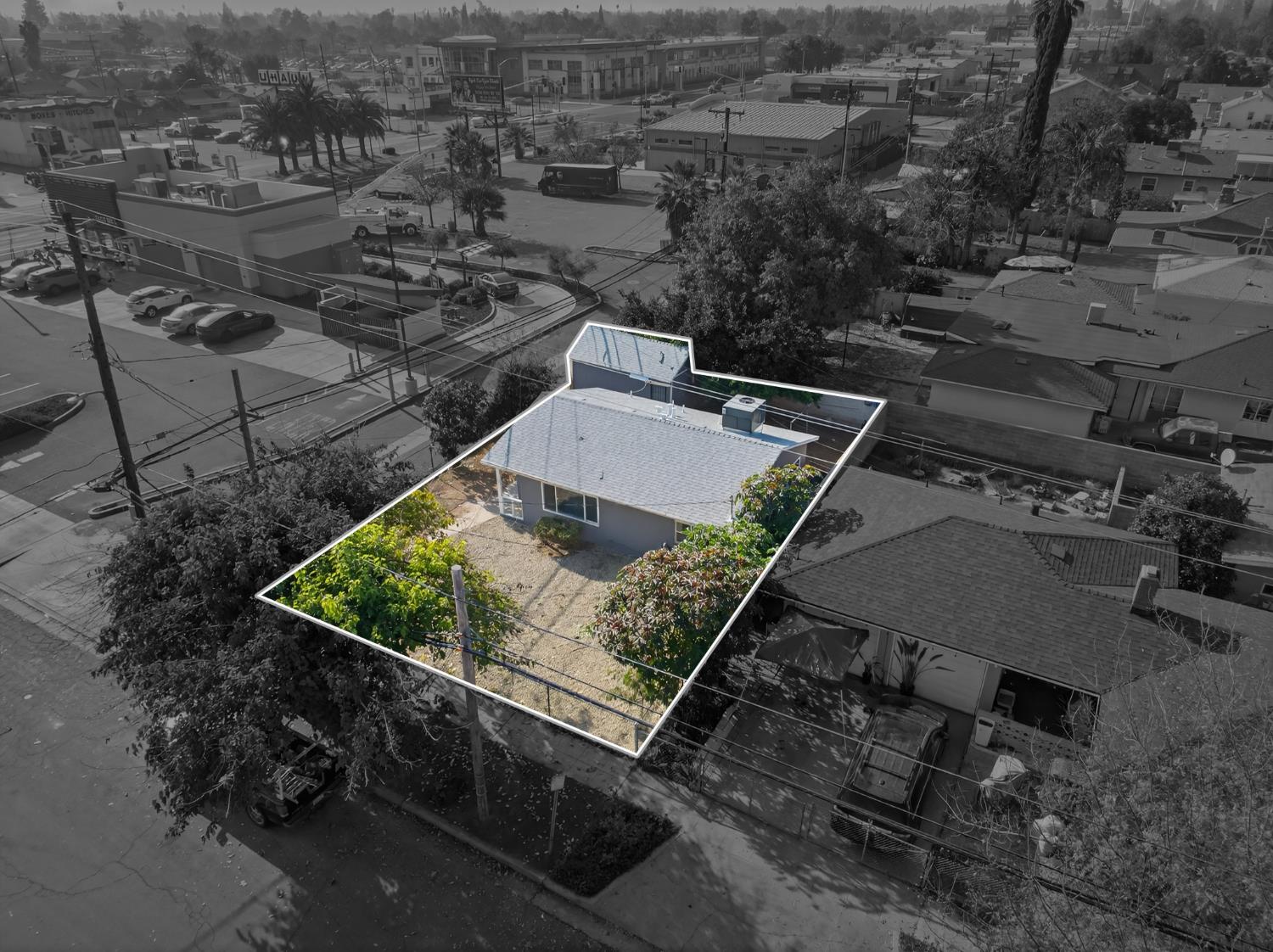 622 South 11th Street Fresno, CA 93702 - Photo 15 of 37 a view of a backyard